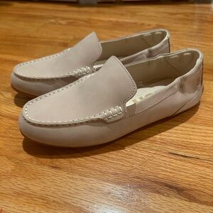 Size 8 Hush Puppies Ozzie Driving Loafer, in Khaki Taupe Nubuck